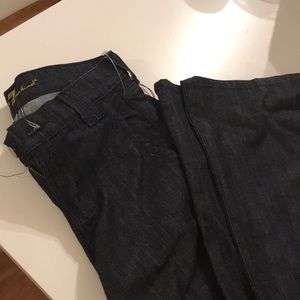 7 for all mankind dark washed bootcut. Size 25